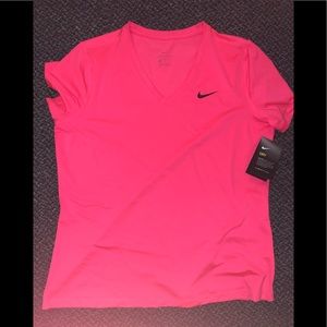 Bright pink Neón dry fit t-shirt NWT